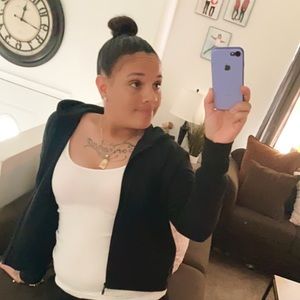 Meet your Posher, Angie